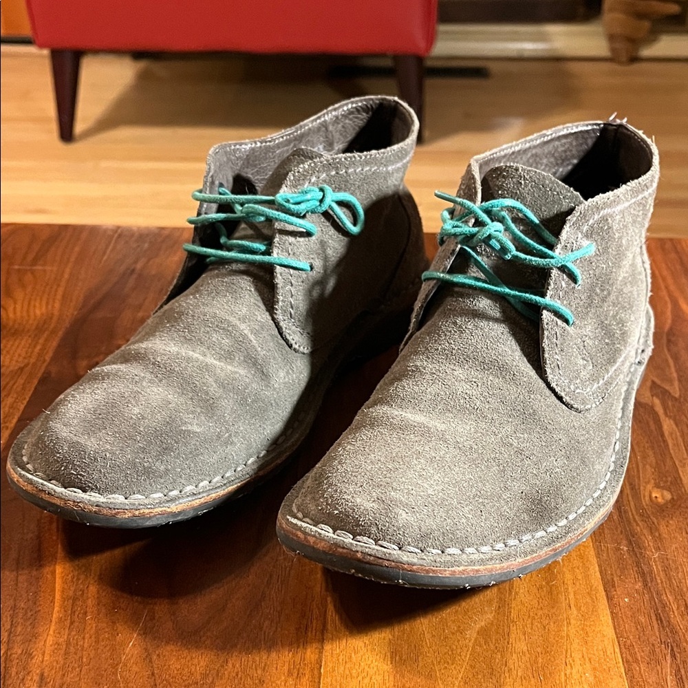 John Varvatos Gray Desert Chukka Boots with Teal Laces